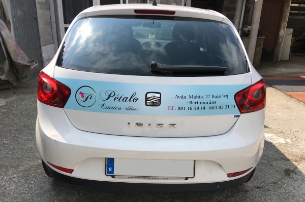 Rotulación coche trasera