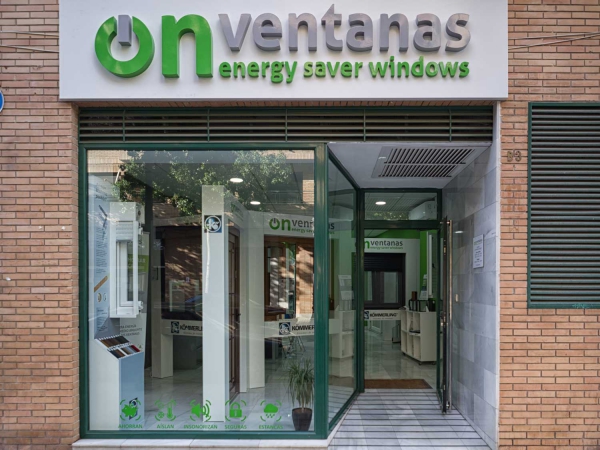 Rótulo aluminio corpóreo onventanas