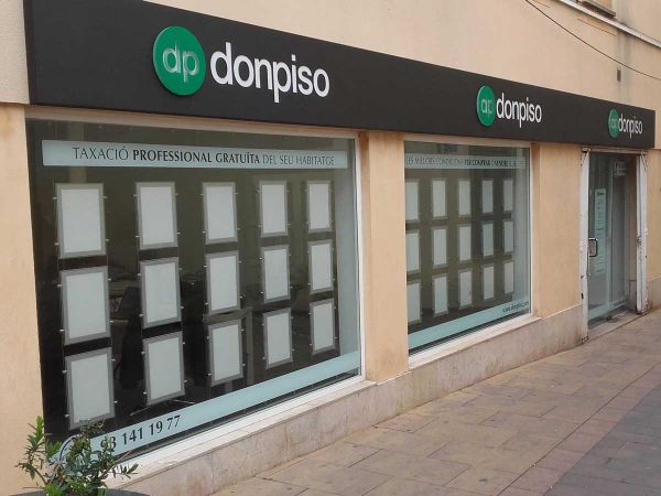 Rótulo fachada opaco